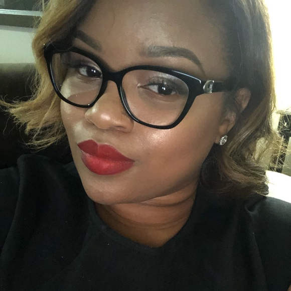 Meet your Posher, Kendra - Picture 1 of 1